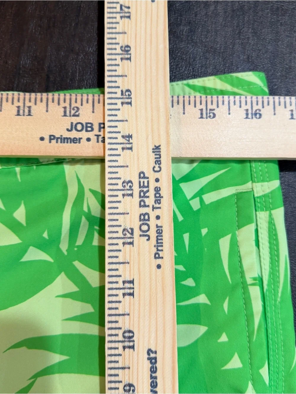 Vineyard Vines Kids Neon Green Palm Print Chappy Swim Trunks Sz M (12-14)